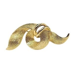 Vintage gold tone brooch